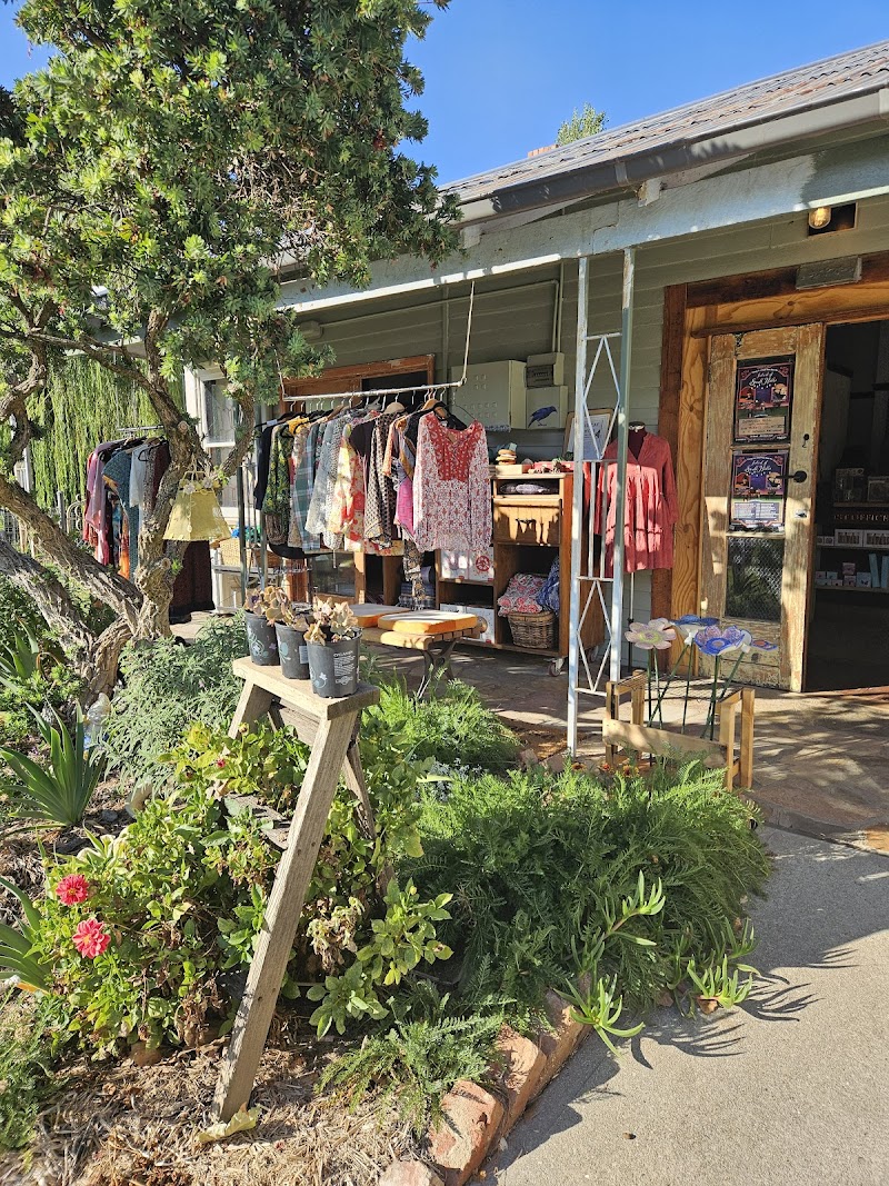Check out Bowerbird House Bethanga in Bethanga