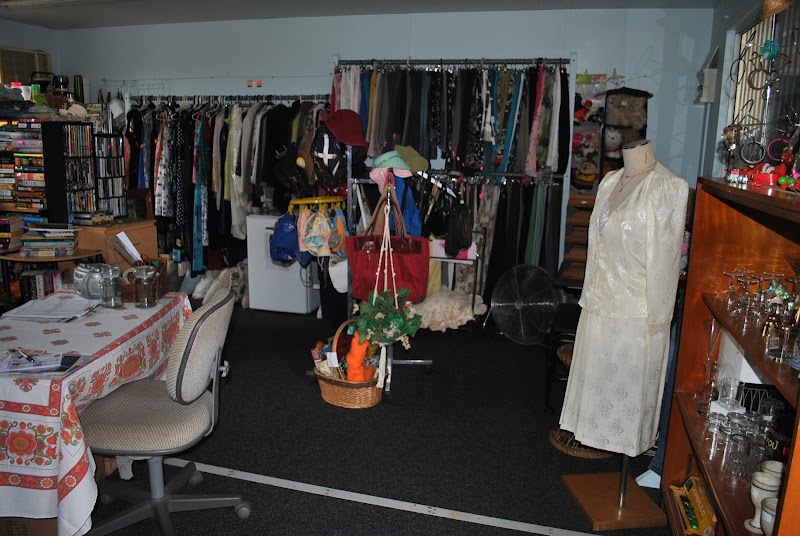 Check out Rollingstone Community Centre Op Shop in Rollingstone