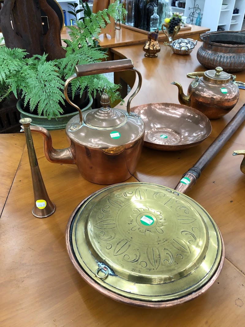 Check out Te Omanga Hospice Shop Petone in Petone
