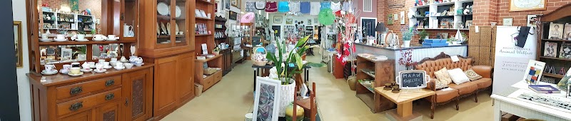 Check out Mount Alexander Animal Welfare Opportunity Shop Castlemaine in Castlemaine