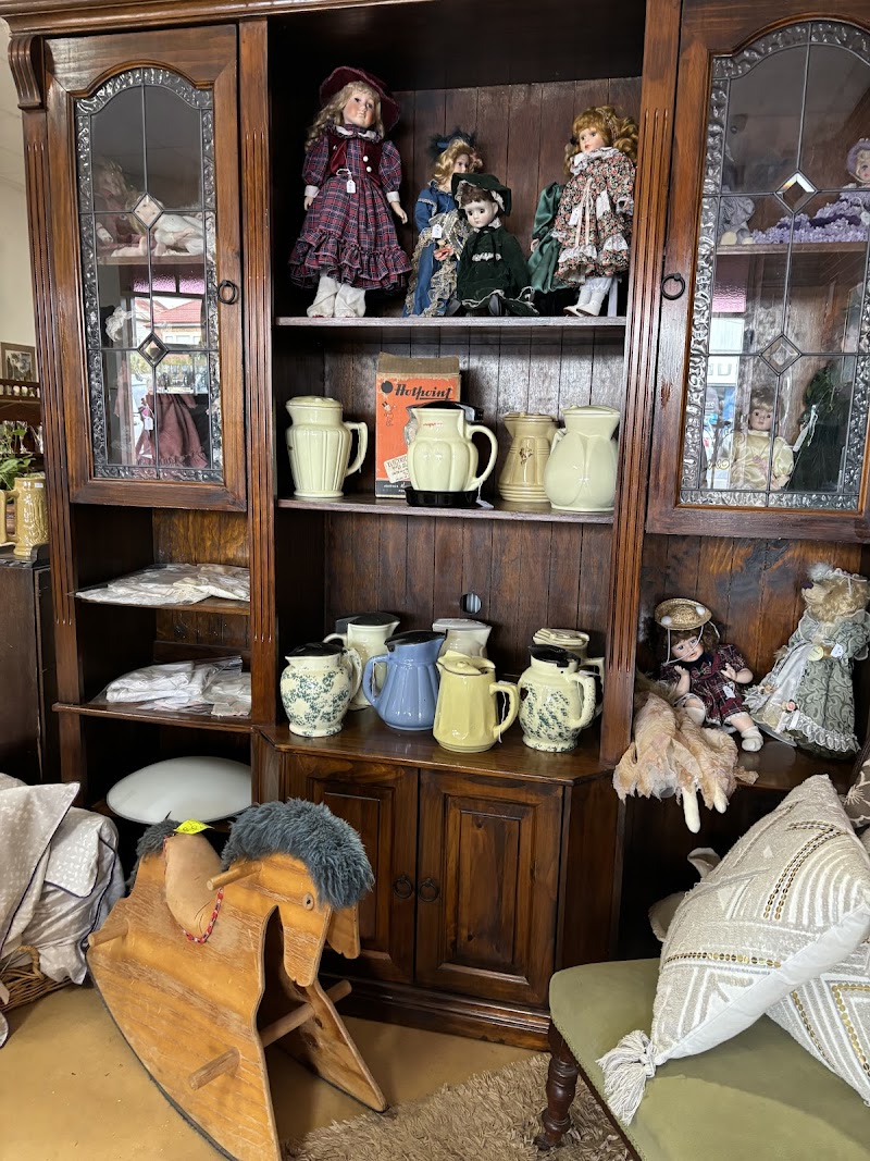 Check out Mount Alexander Animal Welfare Opportunity Shop Castlemaine in Castlemaine