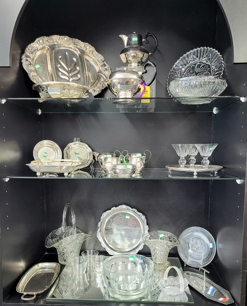 Check out Te Omanga Hospice Shop Upper Hutt in Upper Hutt