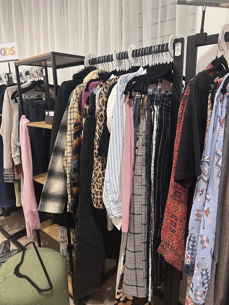 Check out the one preloved fashion Hahndorf in Hahndorf