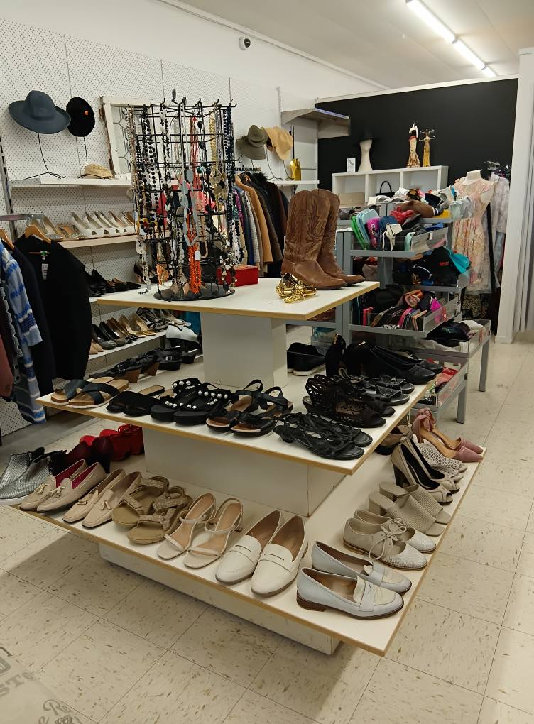 Check out Harbour Hospice Shop – Wellsford in Wellsford