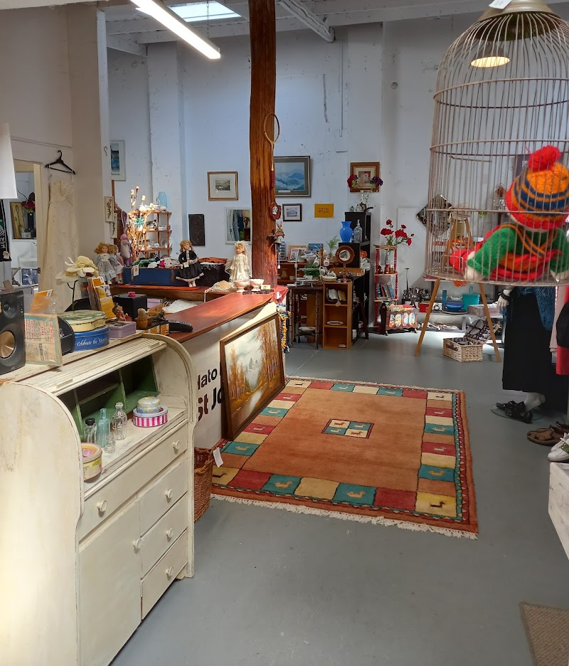 Check out St John Op Shop Ngatea in Ngatea