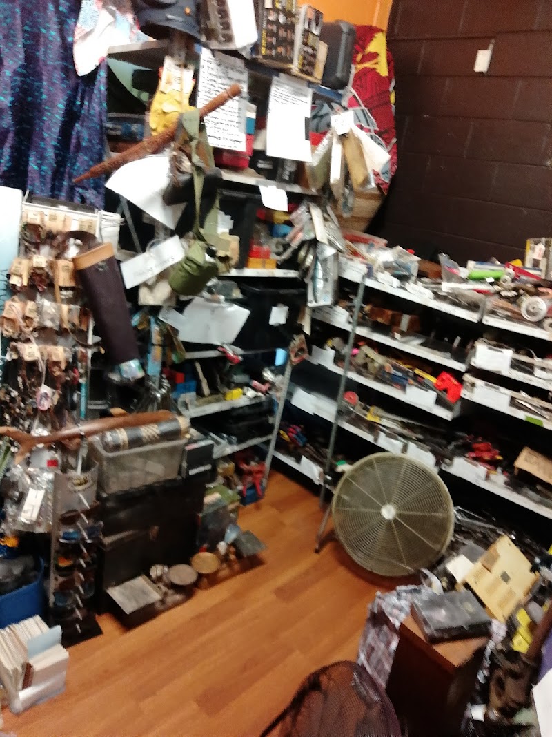 Check out jarryd’s second hand shop Brinsmead in Brinsmead