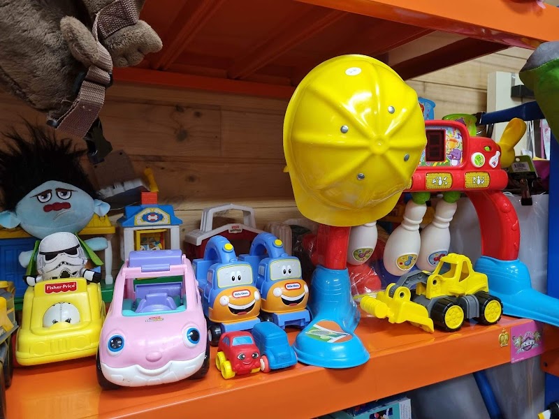 Check out Purton Place Preloved Shop in Pakenham