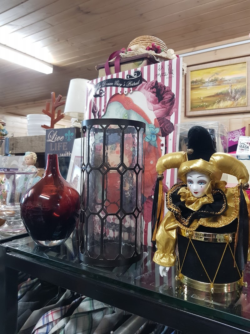 Check out Purton Place Preloved Shop in Pakenham