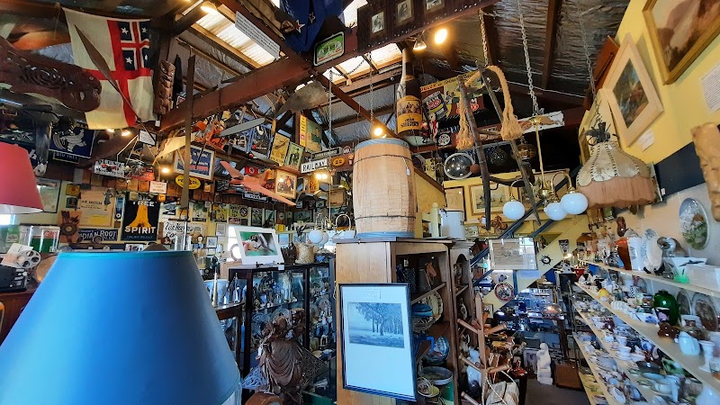 Check out Just Browsing in Yelverton