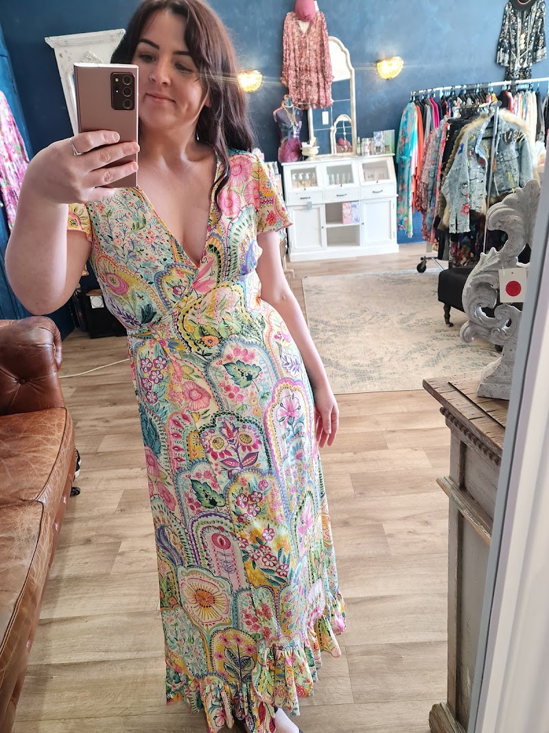 Check out MeMes Closet in Patumāhoe