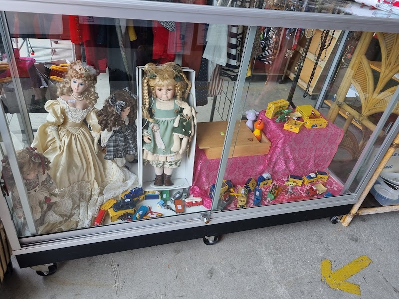 Check out Geebung Treasure Trove in Geebung