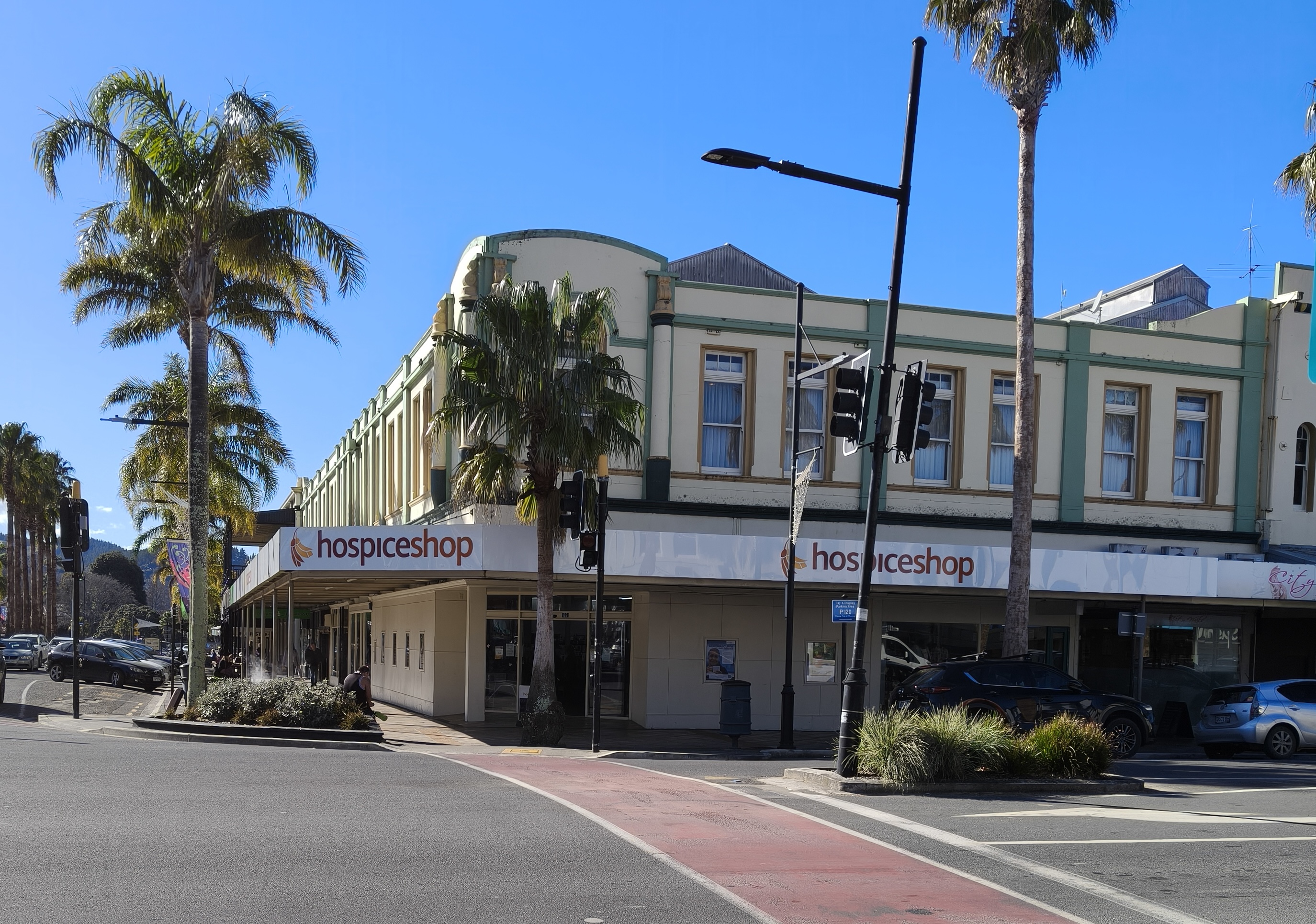 Check out Hospice Tairāwhiti Shop’s great new premises in Gisborne.