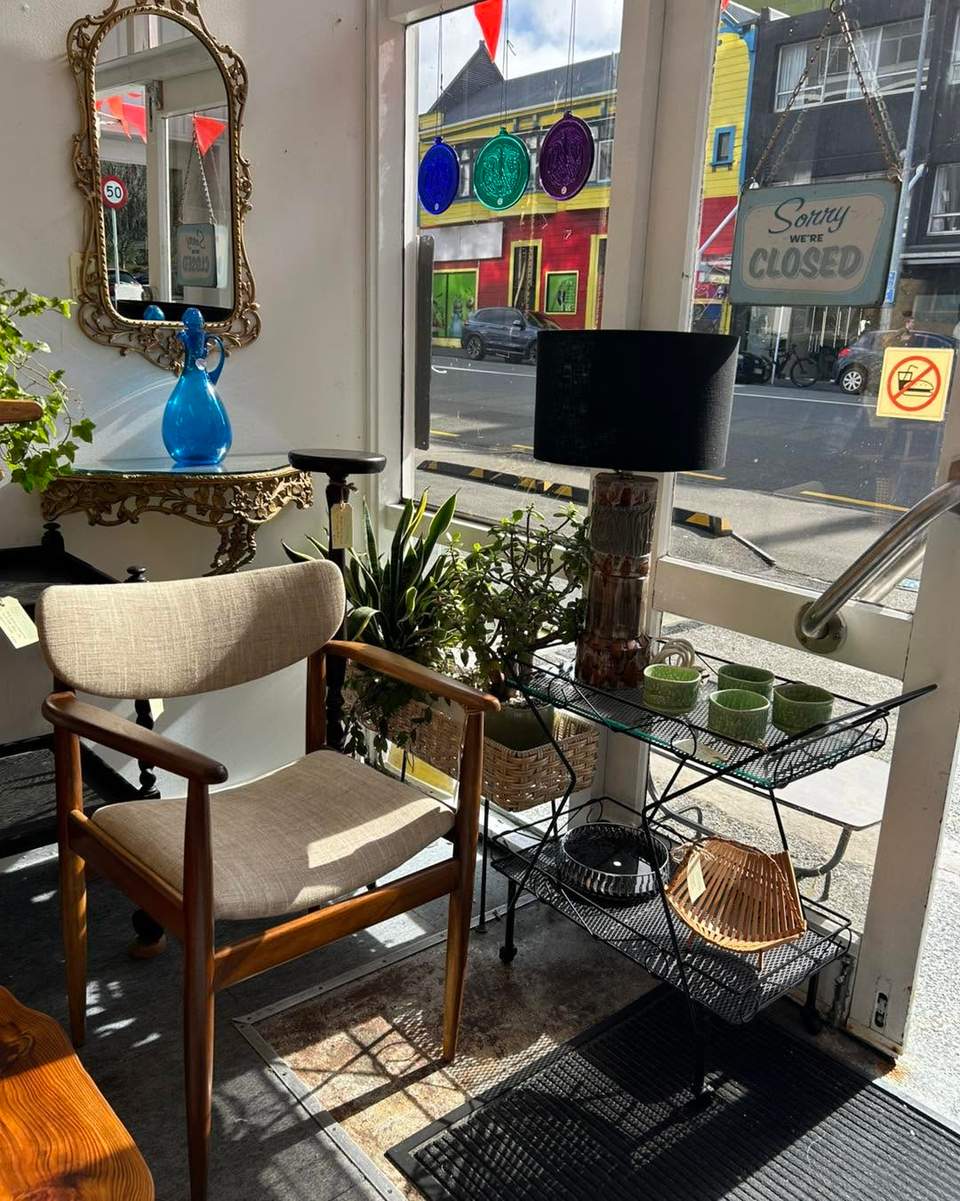 If you’re in town today come check out the store, our Spring sale continues…