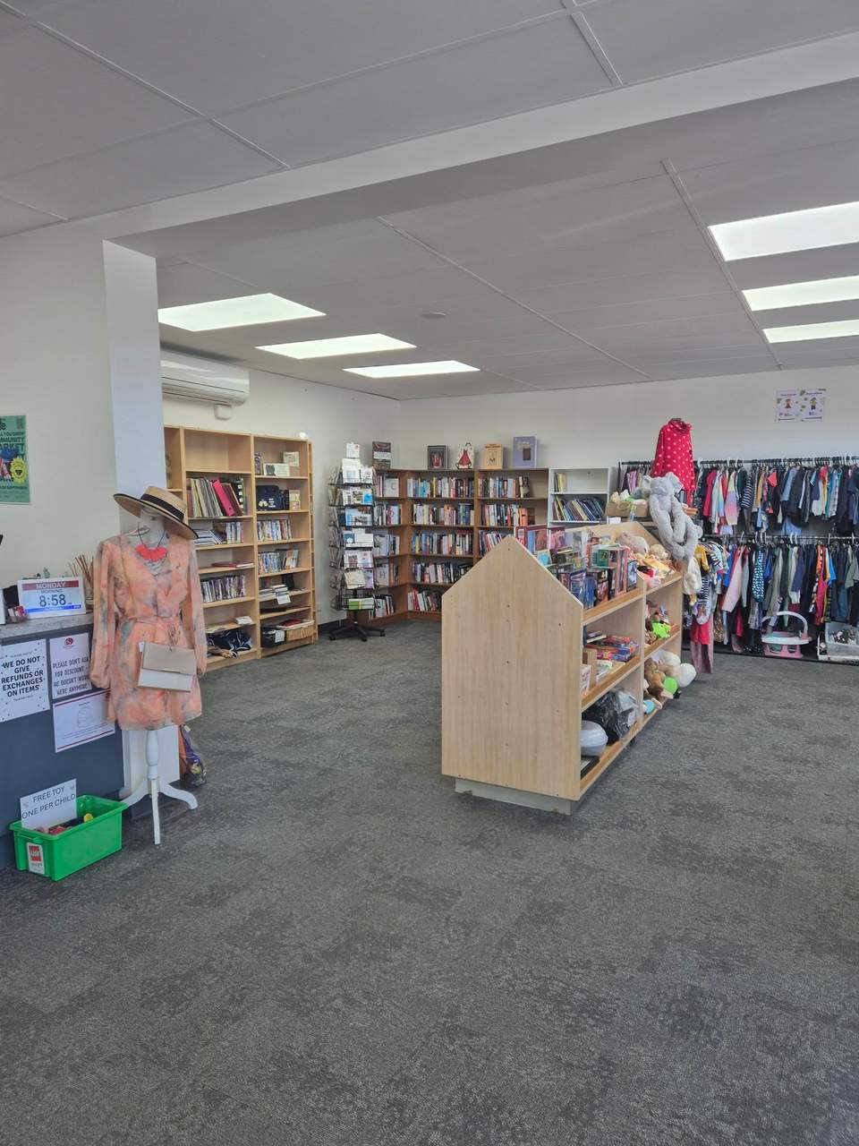 ❤️ Come in and see our lovely renovated shop, beautiful displays, new stock, awesome bargains ❤️