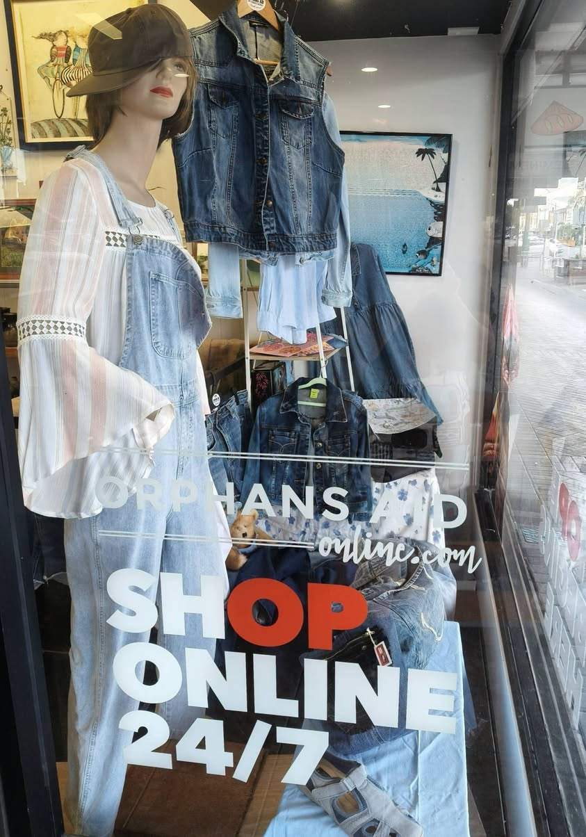 Did we just do that?
We did! It's double denim in the windows this week!
A fresh start for the new term, and if you've been having a spring clean over the school holidays we'd love to receive your donations