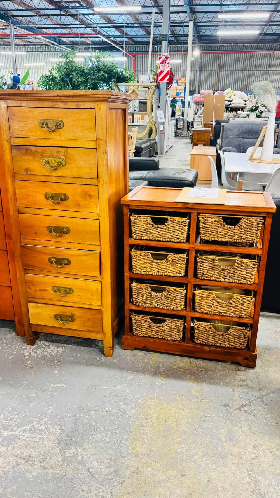 Come and visit our HUGE NEW & Secondhand Warehouse 🤯🤯 Auckland's Largest Op Shop !!!!!! 📌 9 Ben Lomond Pakuranga ☎️ 09 576 1507 🚛 Delivery Available