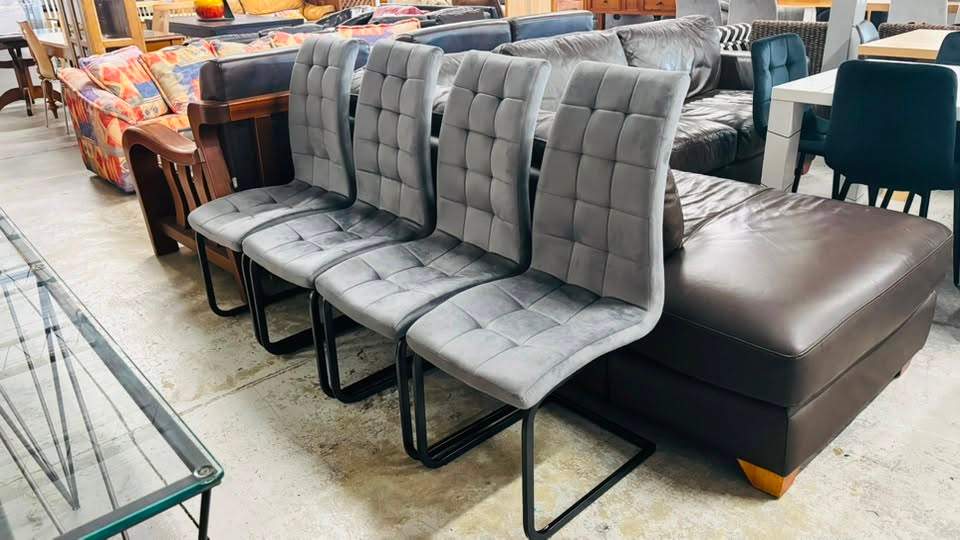 Come and visit our HUGE NEW & Secondhand Warehouse 🤯🤯 Auckland's Largest Op Shop !!!!!! 📌 9 Ben Lomond Pakuranga ☎️ 09 576 1507 🚛 Delivery Available