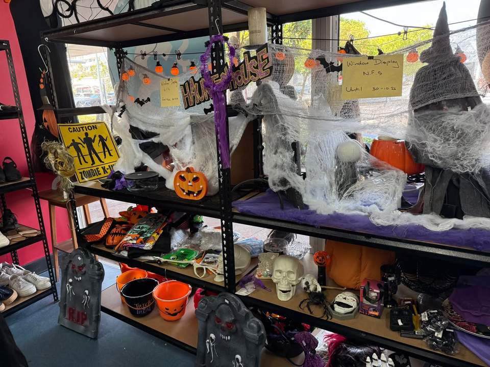 HALLOWEEN HAS ARRIVED AT MARGATE $3 OP SHOP
Get in quick to grab a bargain with nothing over $3!