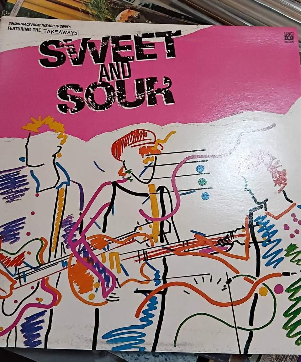 Where's the DJ ?
We dont know
rexobeatz is busy
But we have a crate of awesome vinyl records in our shop on Tuesday afternoon .
Fresh stock ,fresh sounds ,fresh dancing
#vinylrecordsfoundinopshops
#vinylrecords
#records
#FreshStock
#music
#WorldOpShopDay
#opshopgold