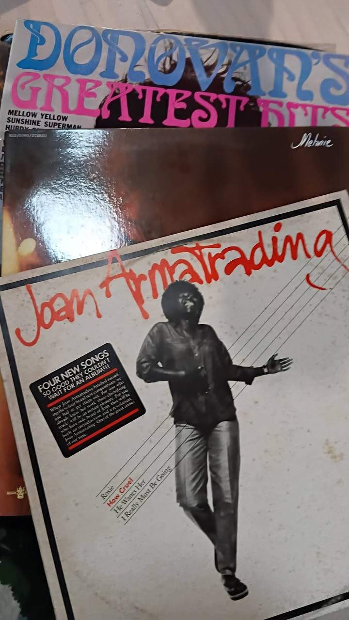 Where's the DJ ?
We dont know
rexobeatz is busy
But we have a crate of awesome vinyl records in our shop on Tuesday afternoon .
Fresh stock ,fresh sounds ,fresh dancing
#vinylrecordsfoundinopshops
#vinylrecords
#records
#FreshStock
#music
#WorldOpShopDay
#opshopgold