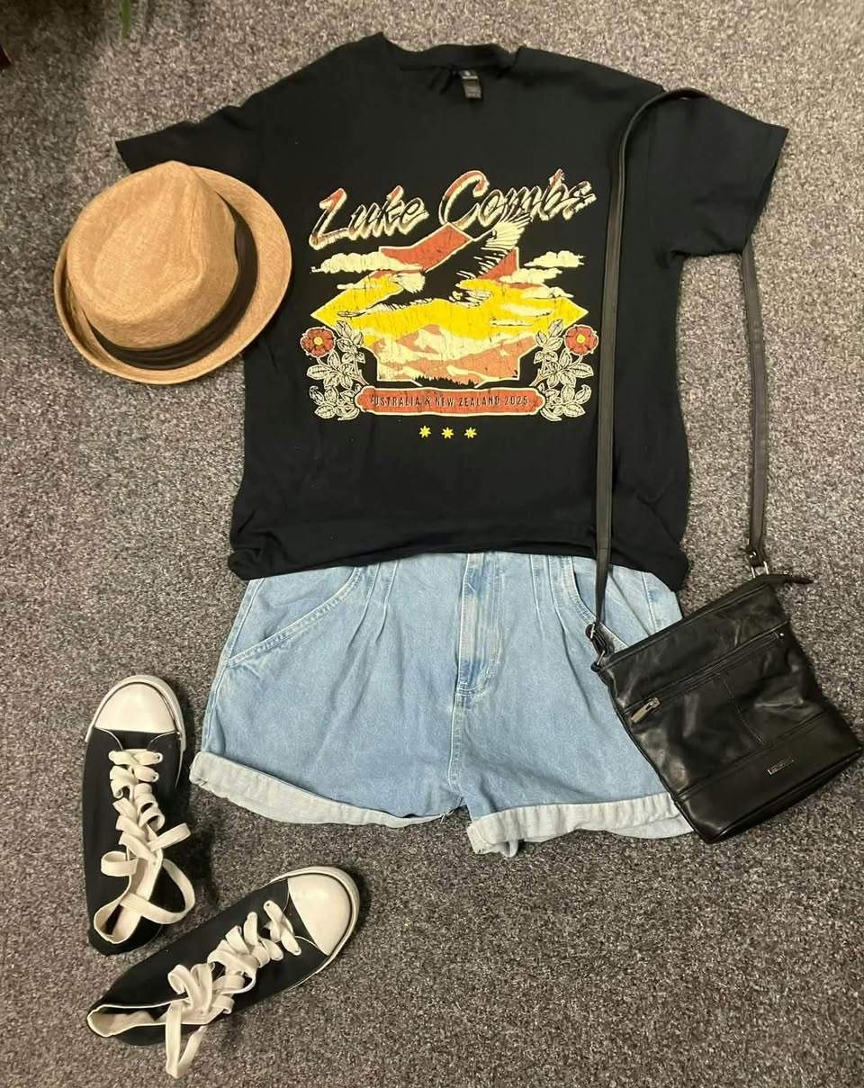 Wonderful Thursday flatlays by Marilyn and Koda
Please call 044760381 for all enquiries regarding pricing and availability . Thanks and have a great weekend.