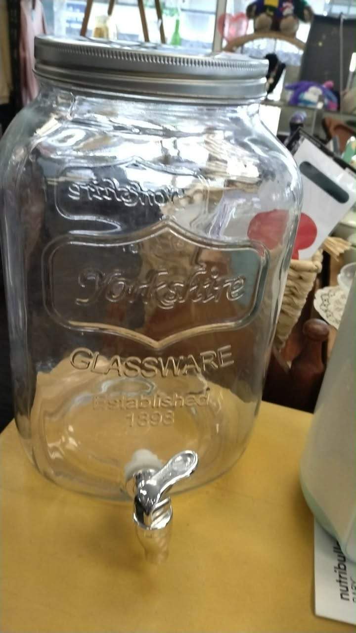NEW ARRIVALS AT OUR DANNEVIRKE SHOP
We’ve had another fantastic selection of goodies arrive, including:
 Stylish bread box
 Knife block set
 Modern glass-base lamp
 Large glass drink dispenser
 NutriBullet Baby system – $50
 Over-door hanging rack
 Boxed Pop! collectibles – $25 each or all five for $100
 Plus toys, homewares and plenty more!
Pop into Tararua Community Treasures and have a browse—you never know what treasure you’ll discover!
 Dannevirke
 Monday–Friday, 9am–4pm
 Saturday, 10am–2pm