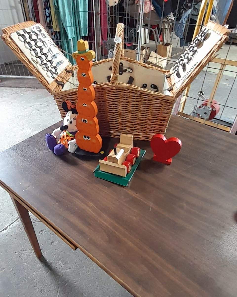 Good afternoon it's been a busy drop off day today pop in and see lots of new products.
7 Grey St Paeroa
Open Wednesday to Sunday