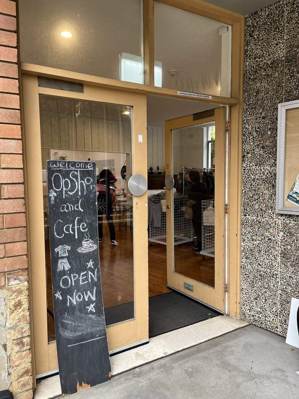 OpShop open this Friday AND Saturday with a Fill-A-Bag sale both days!
Saturday will be a special day with the Love Out Loud Market in the church carpark that you won't want to miss...
𝗛𝗮𝗻𝗱𝗺𝗮𝗱𝗲 𝗖𝗿𝗮𝗳𝘁𝘀 𝗮𝗻𝗱 𝗕𝗮𝗿𝗴𝗮𝗶𝗻𝘀
Browse a range of beautiful, clever and practical crafts by local makers @Sew'NbyNerida and more. The Ashfield Baptist Church OpShop will also be open during the market so you can grab a great deal on pre-loved items in good condition!
𝗗𝗲𝗹𝗶𝗰𝗶𝗼𝘂𝘀 𝗙𝗼𝗼𝗱𝘀
A variety of homemade foods prepared by locals - everything from Chinese-style Asian street foods by @snackstallsydney, and traditional Russian treats with a modern twist by Anne de Fleur Patisserie, to delicious Nepalese dishes from Da Vatti Ashfield.
𝗥𝗮𝗶𝘀𝗶𝗻𝗴 𝗺𝗼𝗻𝗲𝘆 𝗳𝗼𝗿 𝗮 𝗴𝗼𝗼𝗱 𝗰𝗮𝘂𝘀𝗲
We're fundraising for the Hobart Nepali Mission Partnership through the Baptist Mission Australia. Please consider donating now to help respond to the needs of a growing Nepali community through practical care and connection: https://baptistmissionaustralia.org/.../hobart-nepali.../
Can't wait to see you there!