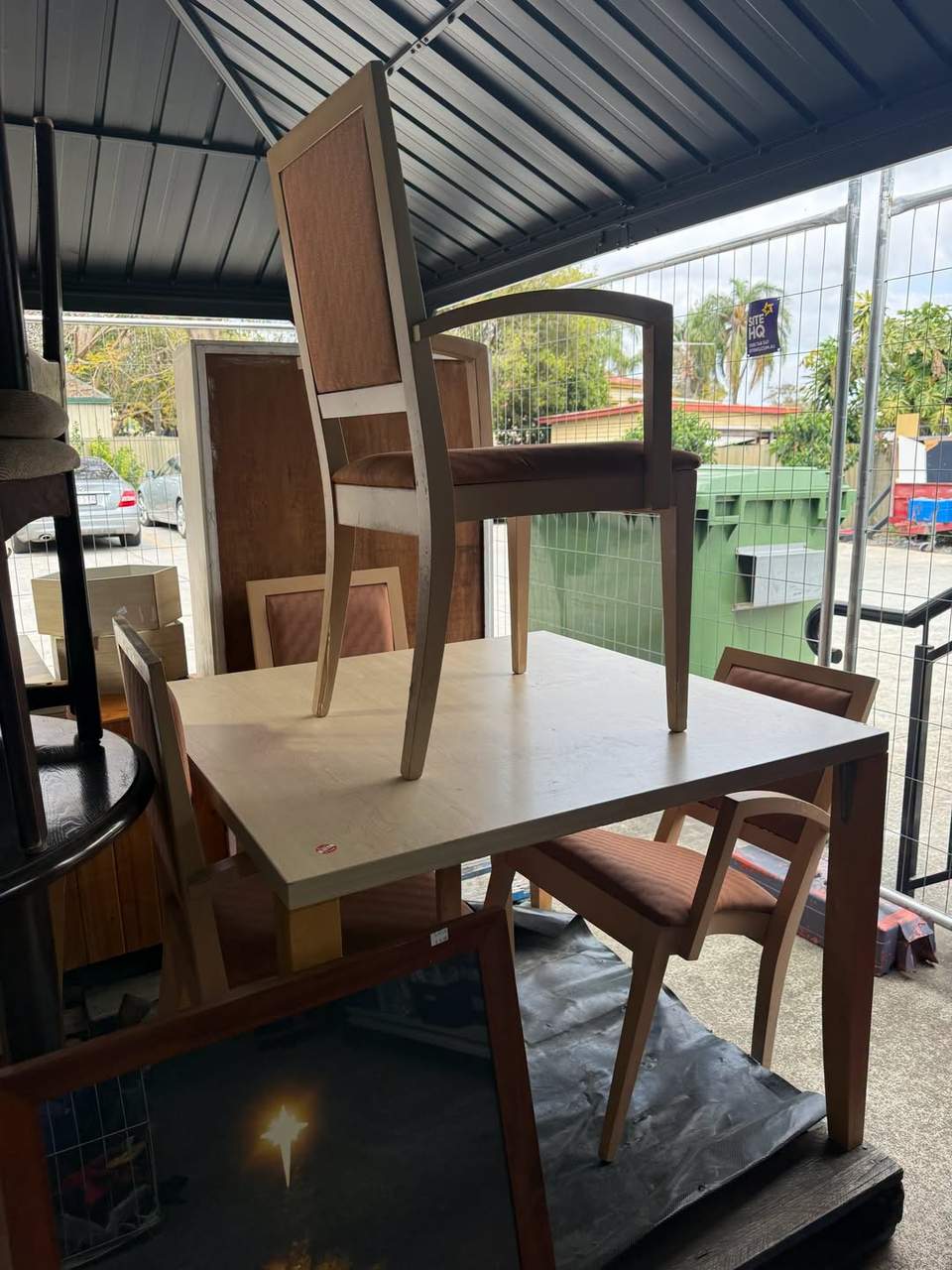 5-piece set for only $120! What a bargain! A beautiful set ready to find a new home.
Come into our op shop and check it out before it’s gone!
First in best dressed – no holds!
#woundedheroes #supportveterans #opshopfinds #furniturefinds #bargainfinds #shopforacause #communitysupport