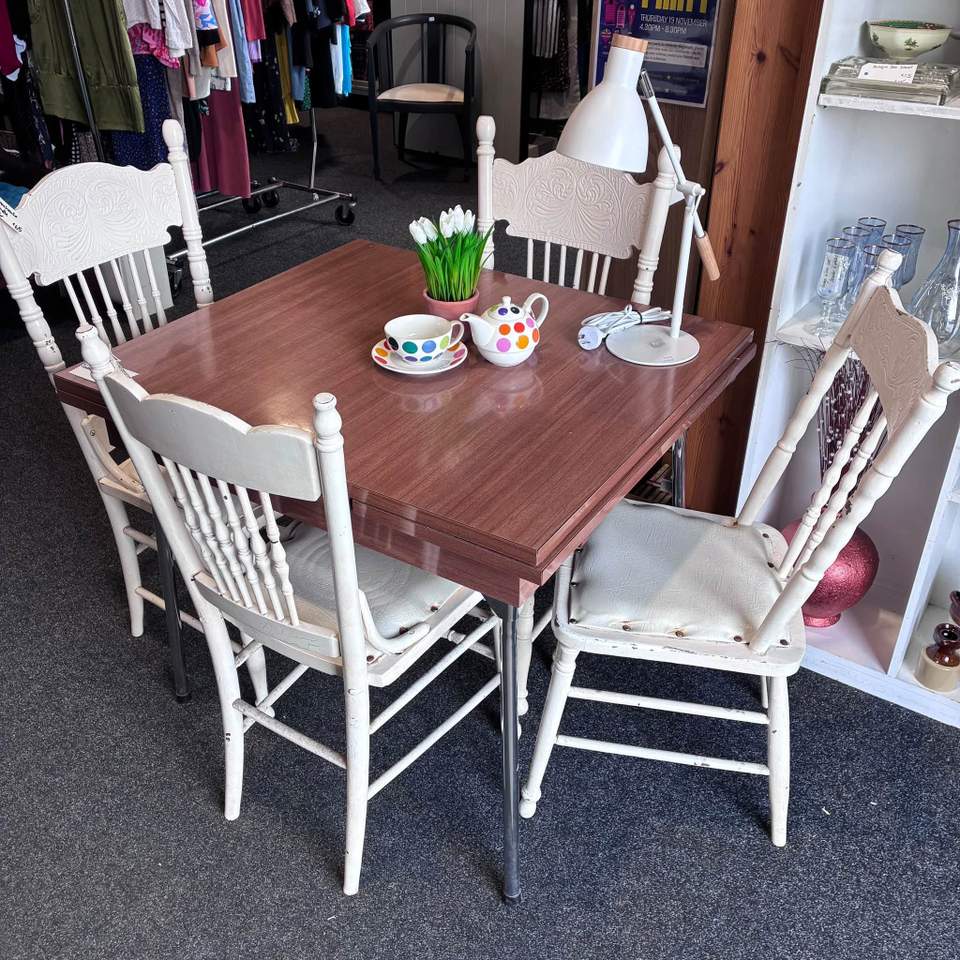 School’s out, sun’s out and plenty of good stuff in the shop:
Senso Western boots size 38 $65
Formica table $170 and Spindle chairs $65 each
Red chairs $15, white chairs $8
Kenwood food processor $30
Breville Juicer $35
High chairs n prams galore
