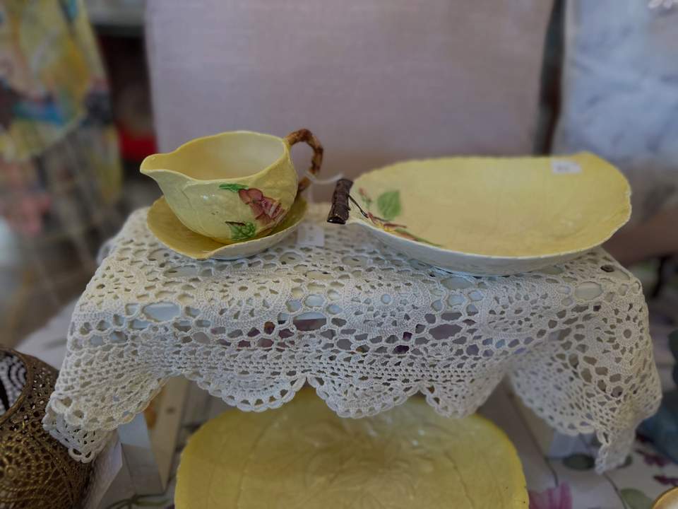 We have some fabulous treasures at Phil’s this Wednesday with ‘vintage’ being the theme of the day. Phil’s is open 10am-4pm and if you see something online you’ll have to get in to the op shop quick! Unfortunately we can’t hold items but the treasures keep on rolling out through the week as we sort through the fabulous pile of donations that come in. See you tomorrow!