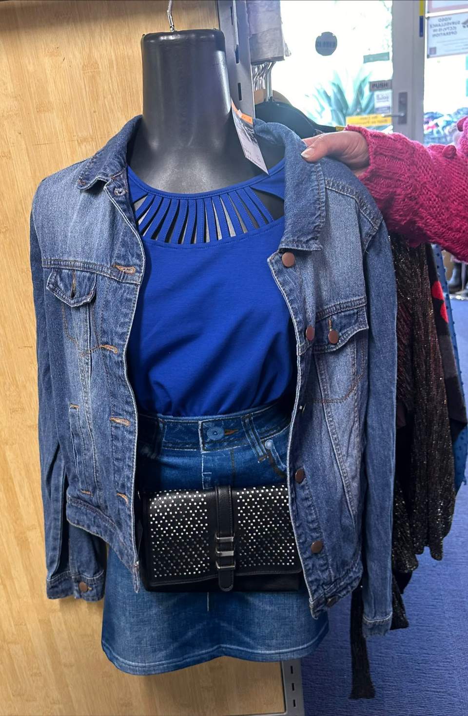Looking for fashion that’s Red, Yellow & Blue?? Both our stores stock a great range of football related accessories but these are just a few of the favourite picks from our Precinct store. Our clothing racks are full of good quality pieces at bargain buy prices starting at just $1! See something you love? ❤️ 💛💙 Head on in to Lutheran Care Op Shops 📍 307 Prospect Road, Blair Athol 📍 Precinct: 112 Coventry Rd, Smithfield Plains #adelaidecrows #AFL #finals #cheersquad