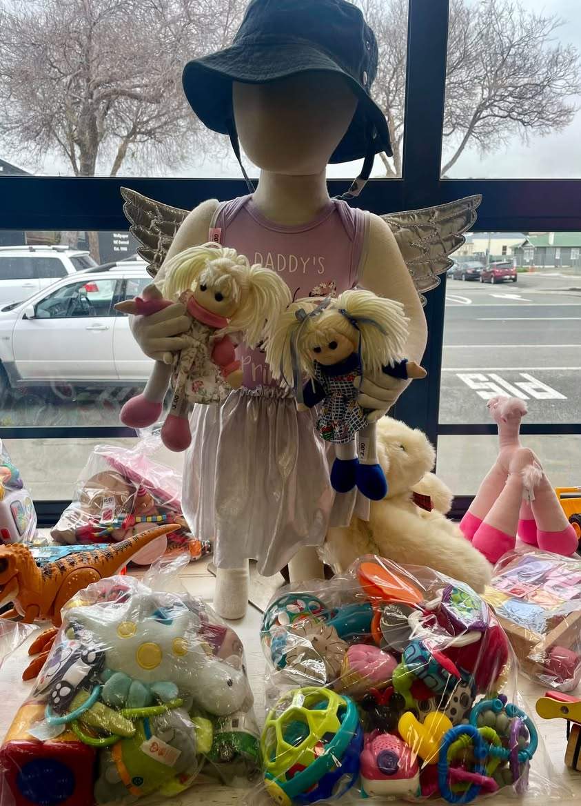 Keep the kids busy this school holidays or grandchildren visiting and you don’t want to spend a fortune? We have lots of toys ready for you in store
 We would love any donations if you’re spring cleaning too