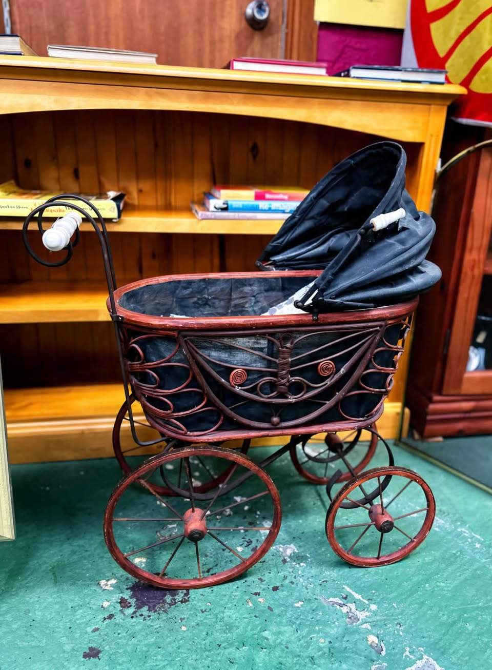 Country Treasures Tuakau
Open this Weekend

Saturday 9:30am-3pm
Sunday 10am-3pm
Monday & Tuesday CLOSED
 Buy & Sell – Unique antiques & quality collectibles
 Lay-By Options – Take home treasures today!
 Local Deliveries Available
 Find us at Corner of George & Jellicoe Ave, Tuakau
 Call us at 092369225
 www.countrytreasuresltd.com