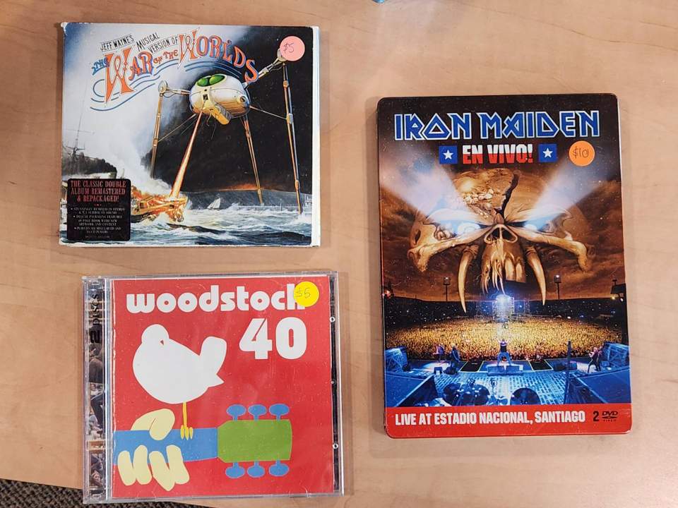 Groovy baby! Let the good times roll with all time classic LP records, cassettes and CD collectibles. 💃 🕺 These won't last long. No holds sorry. Just pop in-store. We are open 6days Mon-Fri 9am-5:30pm and Sat 9-5pm. Find us at 166 Tahunanui Drive, Nelson. See you soon 🎶 🎵 #charityshop #nelsontasmannz #habitatforhumanitynelson #fundraisingforacause #vintagefinds