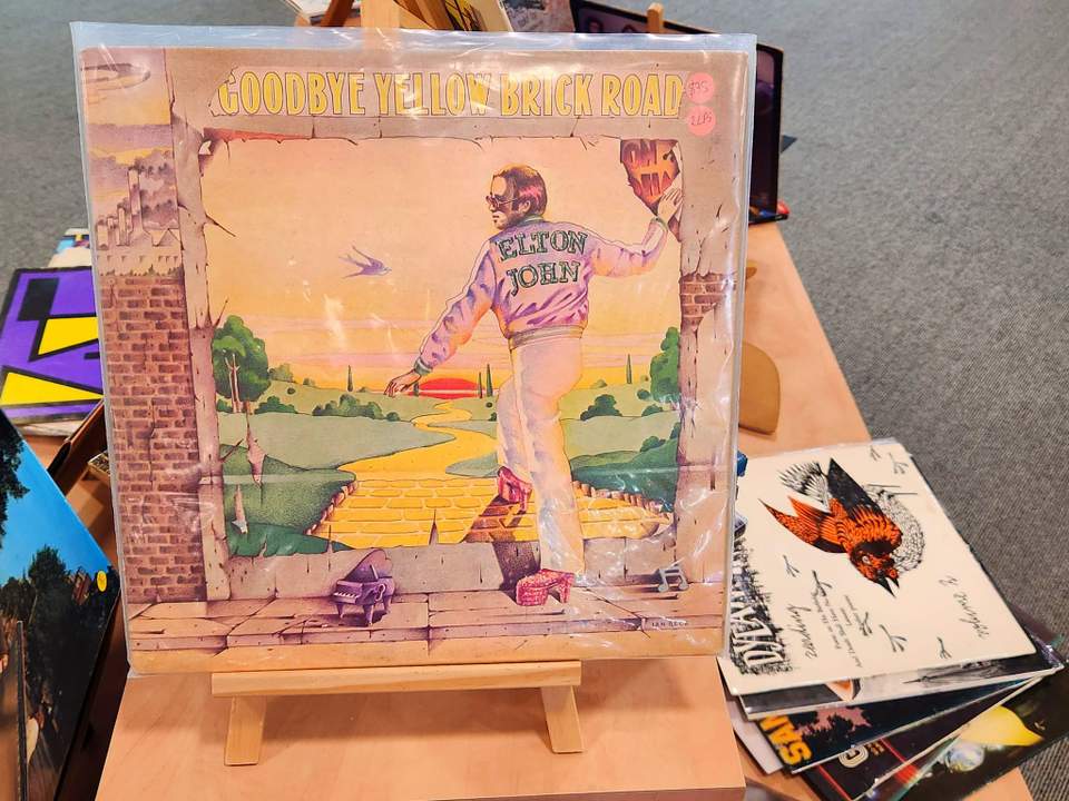 Groovy baby! Let the good times roll with all time classic LP records, cassettes and CD collectibles. 💃 🕺 These won't last long. No holds sorry. Just pop in-store. We are open 6days Mon-Fri 9am-5:30pm and Sat 9-5pm. Find us at 166 Tahunanui Drive, Nelson. See you soon 🎶 🎵 #charityshop #nelsontasmannz #habitatforhumanitynelson #fundraisingforacause #vintagefinds