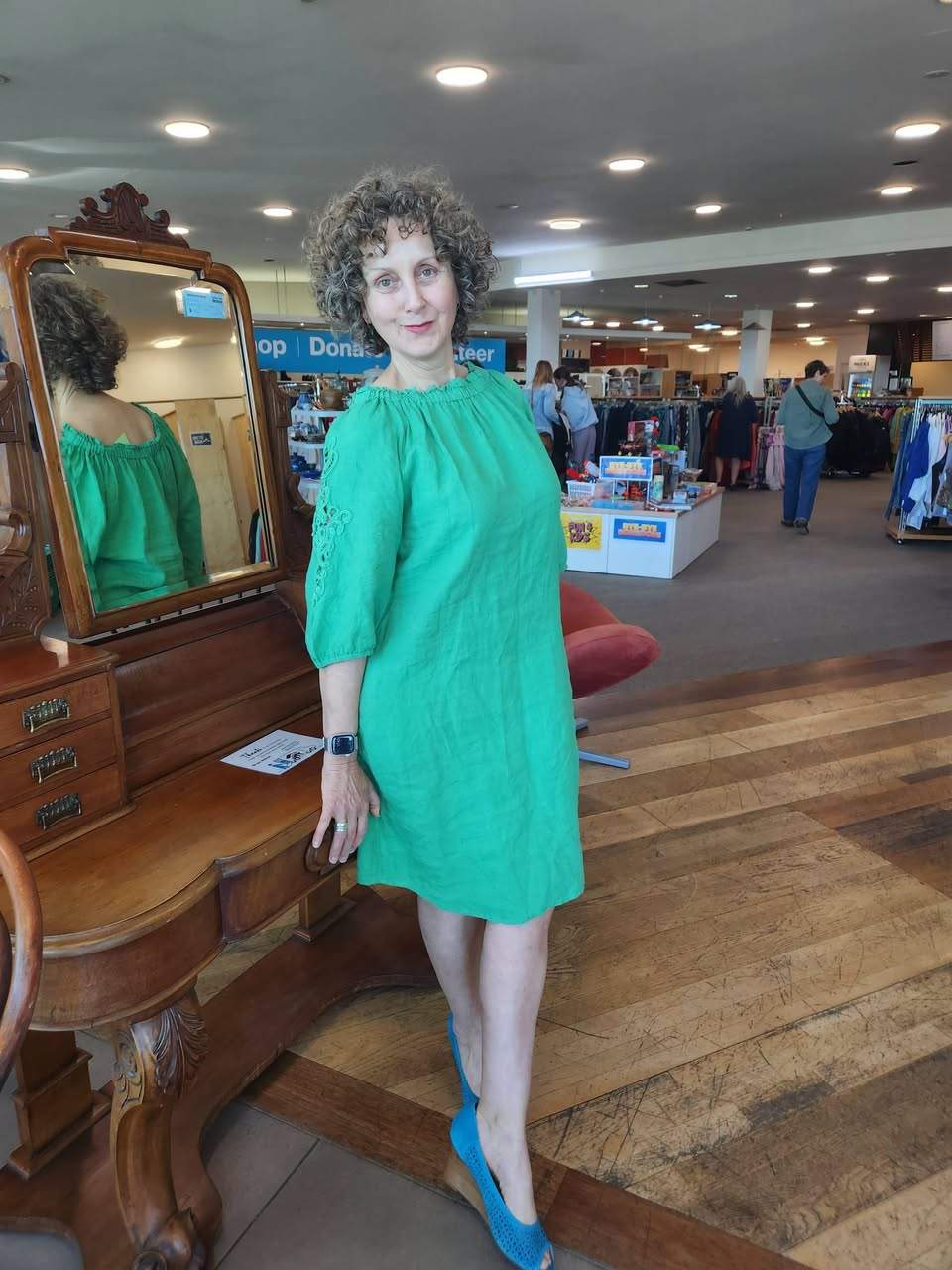 Thanks fab team for modeling these beautiful bright spring dresses

#charityshop
#fundraisingforacause
#dreamteam
#thankyouforyoursupport
#habitatforhumanitynelson
#spring