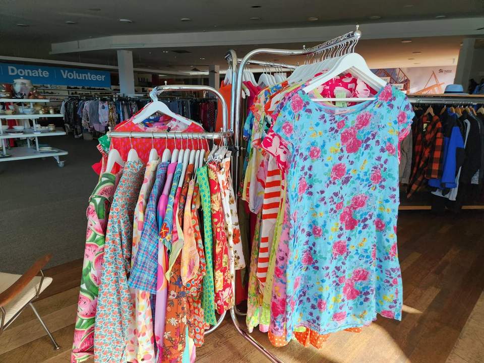 Thanks fab team for modeling these beautiful bright spring dresses

#charityshop
#fundraisingforacause
#dreamteam
#thankyouforyoursupport
#habitatforhumanitynelson
#spring