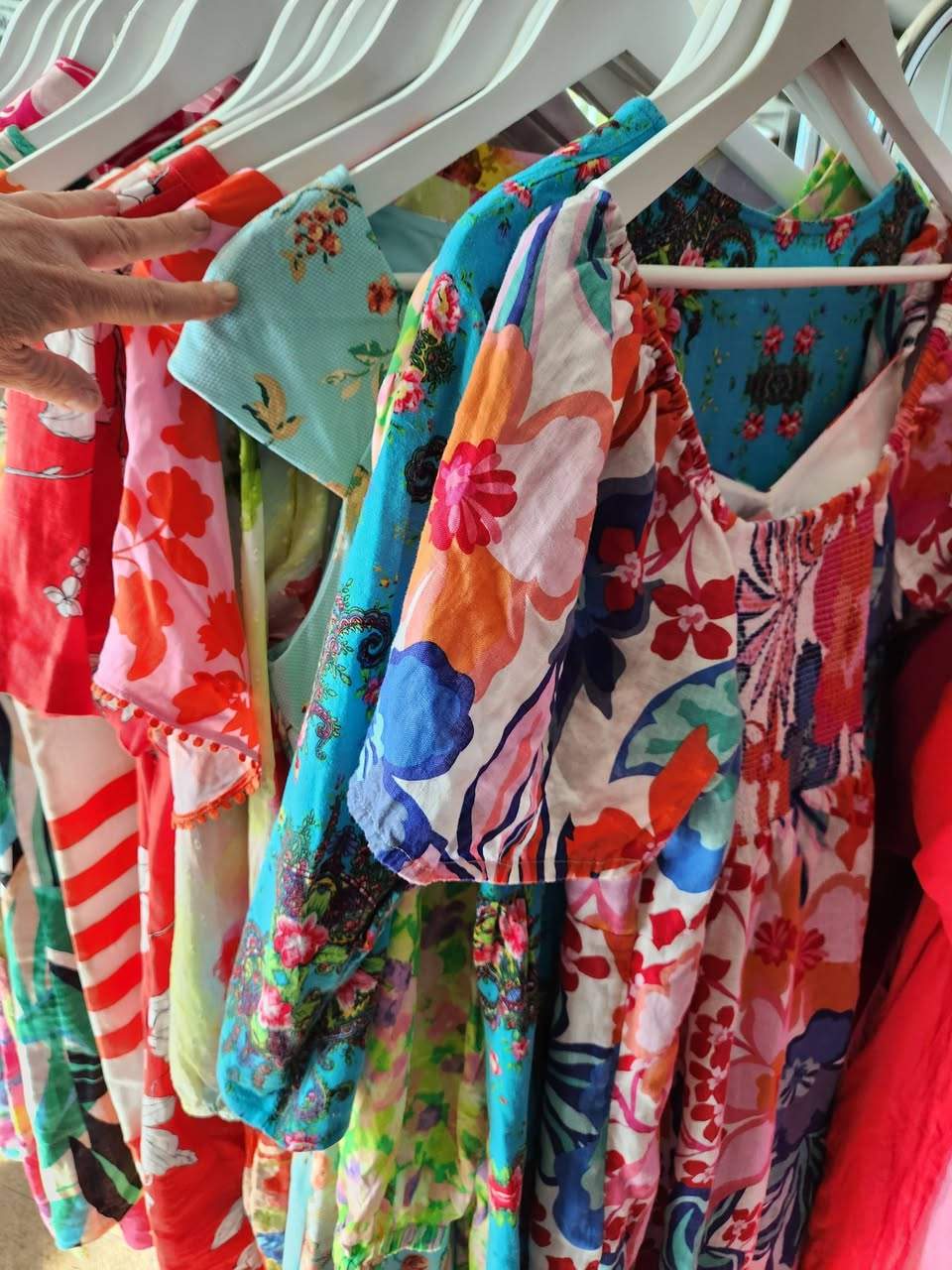 Thanks fab team for modeling these beautiful bright spring dresses

#charityshop
#fundraisingforacause
#dreamteam
#thankyouforyoursupport
#habitatforhumanitynelson
#spring