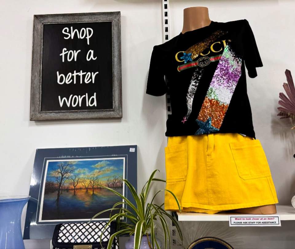 Have you heard of Secondhand September? A global movement of people pledging to buy only pre-loved fashion & homewares for the month. The fast fashion industry has caused landfill numbers to DOUBLE since 2000, shockingly Australians are one of the worst contributors with over 220,000 tonnes of clothing binned each year. Our motto - ‘Secondhand doesn’t mean Second Best’ really comes into play as we make it easy for you to achieve the 30 day challenge… and everyday of the year! For those who don’t “DO” secondhand, we challenge you to discover WHY elcies isn’t your normal thrift store. Shop for a better world whilst supporting your local community and save $$ on the brands you love. Shop at Elcies Thrift Stores. 📍 Norwood: 43-45 The Parade 📍 Semaphore: 231 Military Road 📍 Tanunda: Shop 4/46 Murray Street Items shown ⬇️ are available at elcies Tanunda. #REUSE #RECYCLE #UPCYCLE #preloved #SAVE