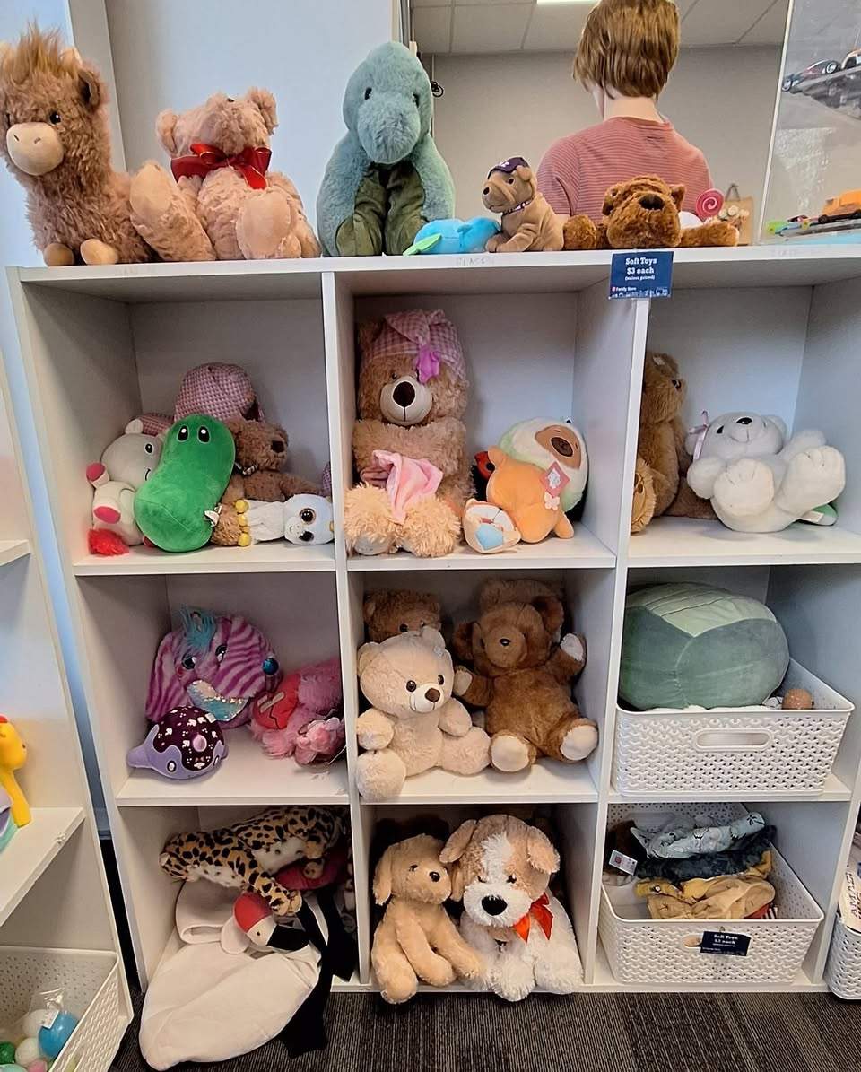 Happy Wednesday! Here's a sneak peek of the generous donations we have received
...
There's plenty more to see! Come in and have a look at 85 Kenepuru Drive. See you soon!