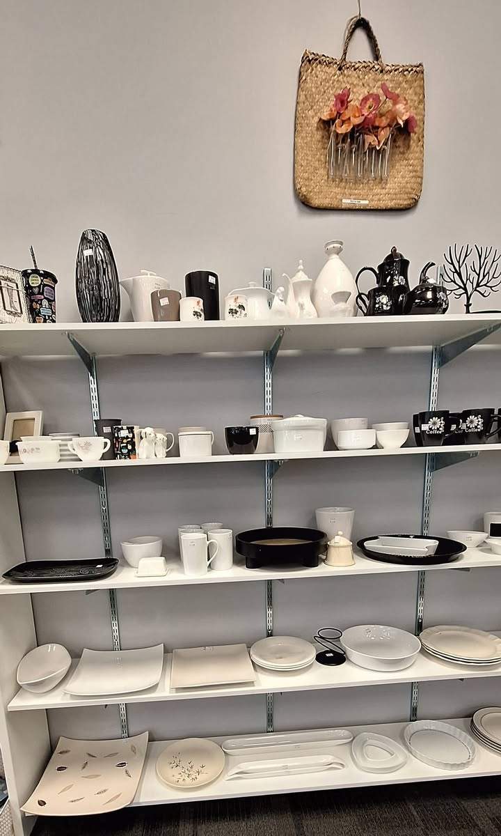 Happy Wednesday! Here's a sneak peek of the generous donations we have received
...
There's plenty more to see! Come in and have a look at 85 Kenepuru Drive. See you soon!