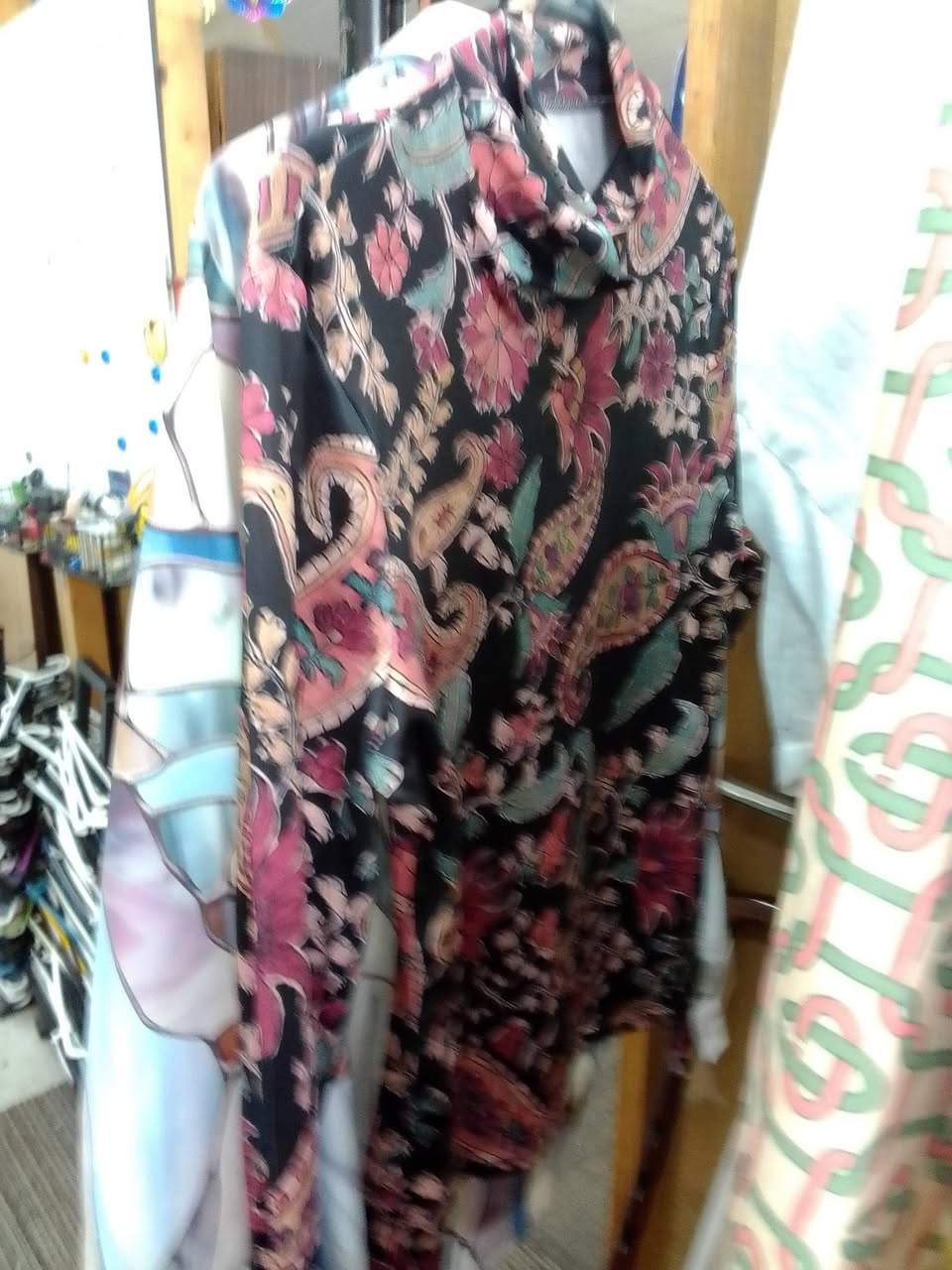 Bright retro shirts/blouses are the theme for this lovely spring day