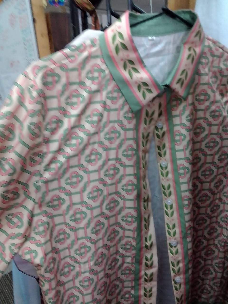 Bright retro shirts/blouses are the theme for this lovely spring day