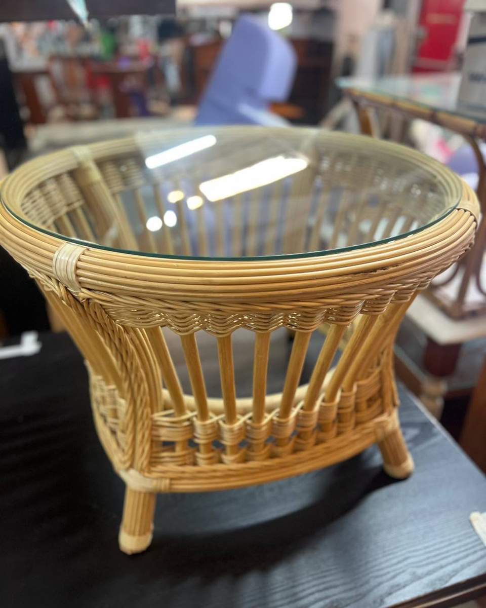 Fresh off the truck… some beautiful pieces in great condition! 🌟 Open tomorrow 9-4!! ✅