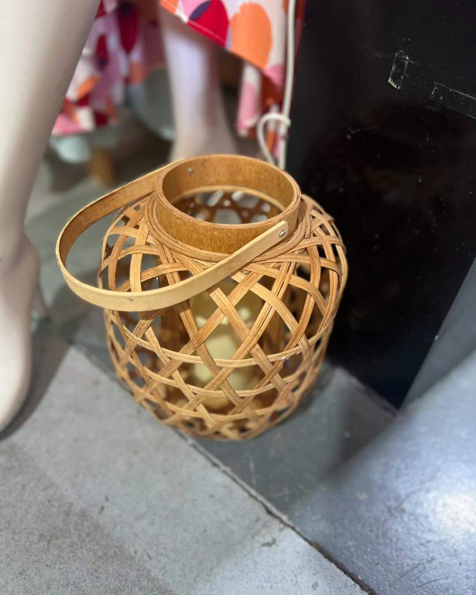 Fresh off the truck… some beautiful pieces in great condition! 🌟 Open tomorrow 9-4!! ✅