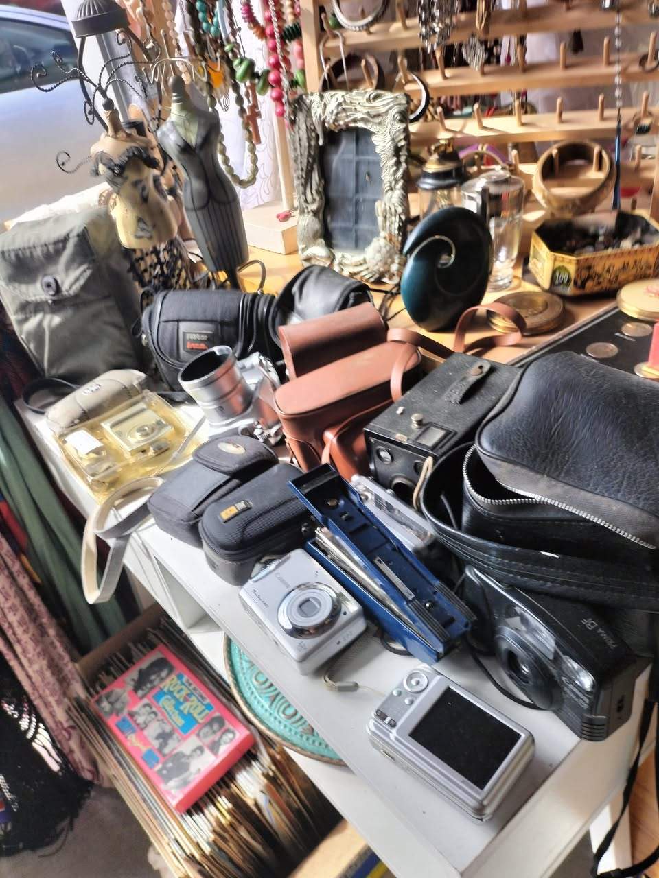 Our popup shop has been restocked with lots of treasures we will be open Saturday 10 till 1pm and sunday 12 to 3pm  eftpos available .All money raised goes to maintaining the koha shed and  our upcoming Christmas event . Thank you for your ongoing support