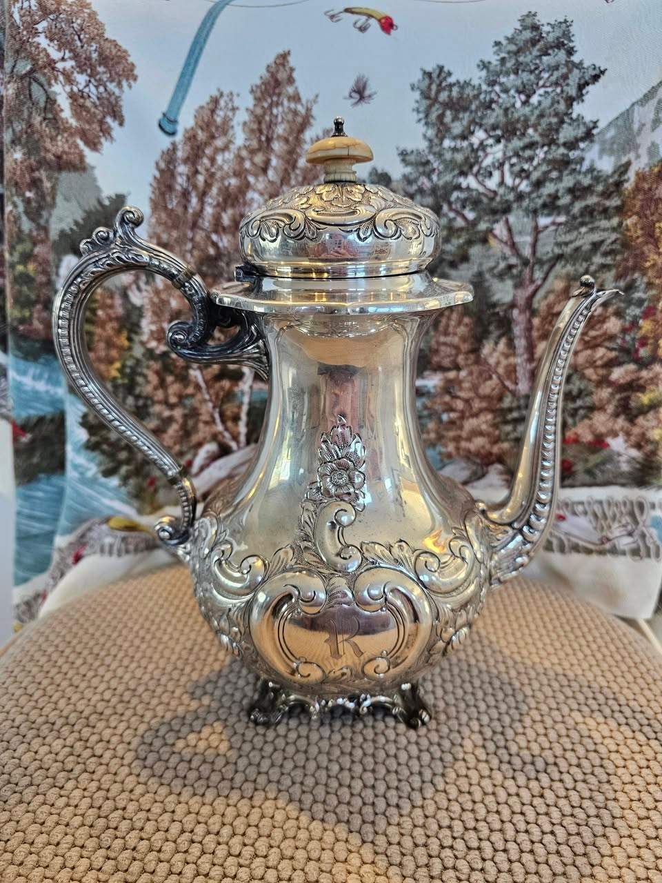 Over three weeks have passed since our post trying to find who donated the red jar. We have not had any success finding them.
Many people have wondered what the mystery item is, we can now reveal that as part of the donation, the generous donor included this stunning antique 925 solid sterling silver tea pot.
We have had it appraised and are aware of its monetary value.
EXPRESSIONS OF INTEREST
If you are genuinely interested in purchasing this item, please send a message or call the shop to arrange a time as it is being stored off site.