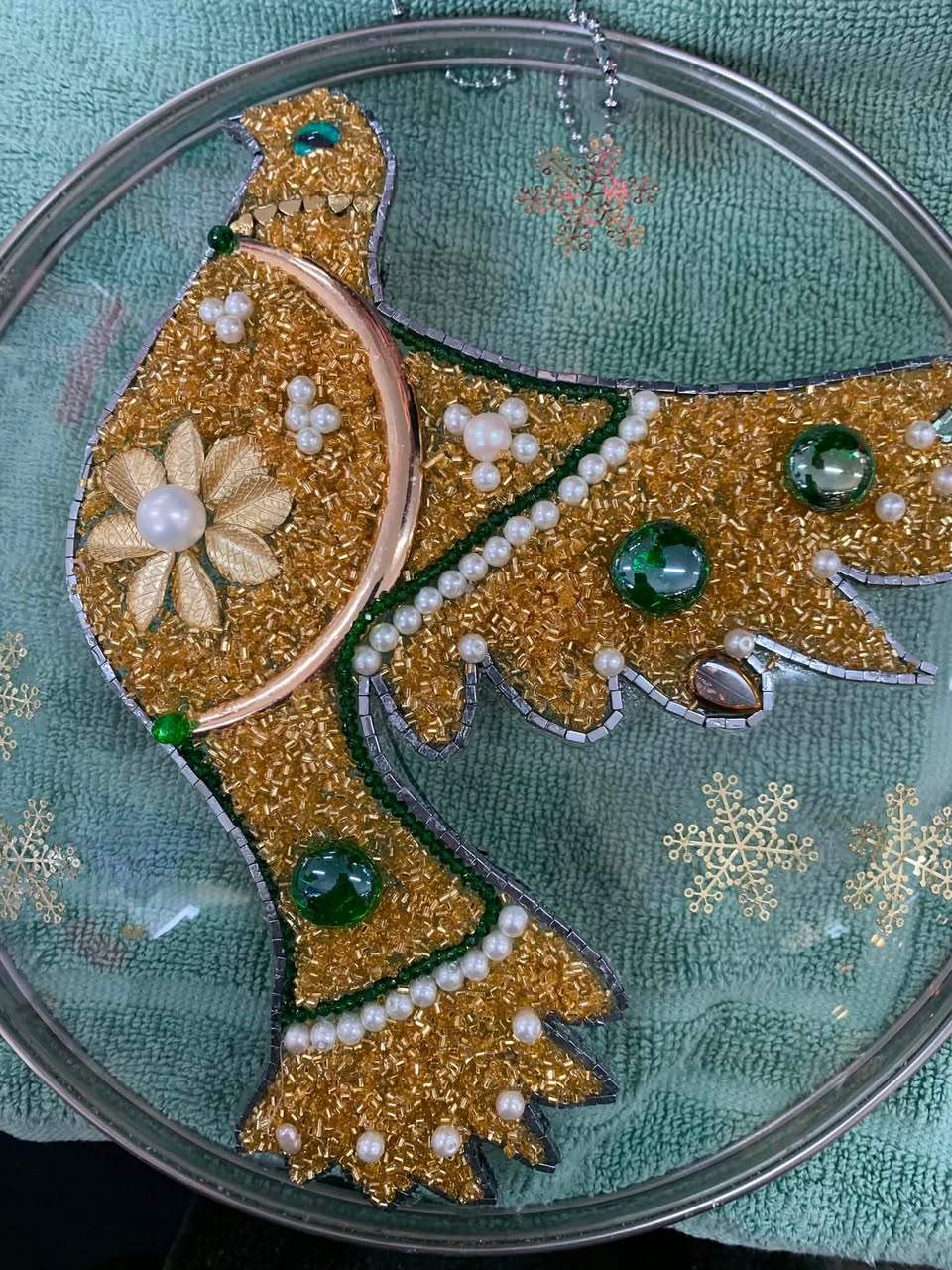 It’s amazing what can be created using bits and pieces of broken jewellery and bits and bobs. Di, one of our regular, lovely customers, has made these beautiful pieces from bits she has bought from our shop. Di has more patience than me! They are truly gorgeous Di. Thank you so much for bringing them in to show us. ❤️