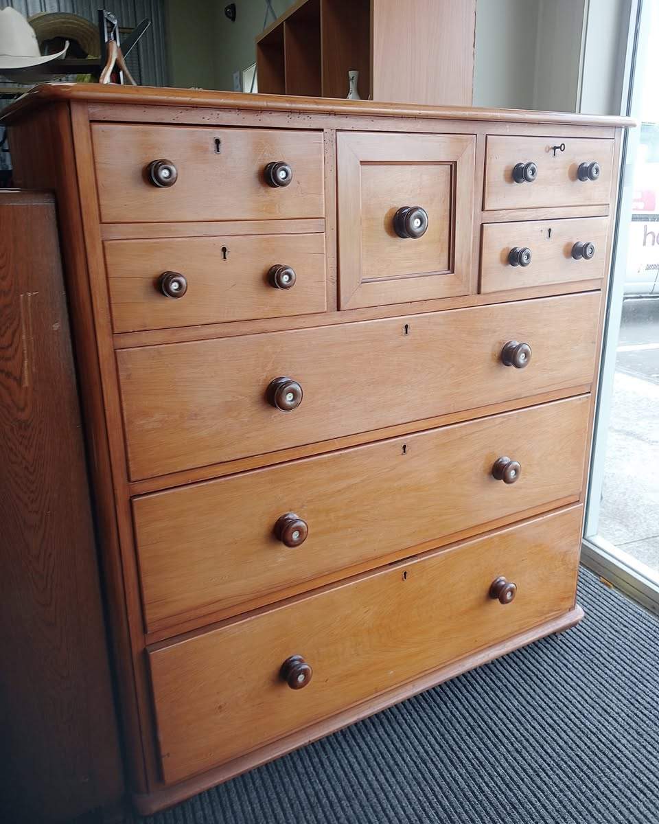 STRATFORD… YOU WON'T WANT TO MISS THIS!
 THE TRUCK'S BEEN! THE VAN'S BEEN! AND WOW… HAVE WE GOT SOME GOODIES FOR YOU!
What a day it's been at Stratford Hospice Shop!
Thanks to some incredibly generous donations, we've had a MASSIVE amount of beautiful new stock arrive, and we've been flat out sorting through it all!
 STUNNING FURNITURE — Gorgeous lounge suites and some truly beautiful pieces!
 GORGEOUS HOMEWARES — Decorative treasures, household goodies and unique finds!
 ELECTRICALS GALORE! — A huge amount of electrical goods have arrived, with plenty waiting to hit the shop floor!
 BARGAINS EVERYWHERE! — From our $1 bargain areas to beautiful furniture and collectables, there's something for all sorts of budgets!
 NOW… ABOUT THE PHOTOS!
We were so busy unloading, sorting and getting everything organised today that I only managed to snap photos of TWO pieces!
And believe me… those two photos are just a tiny taste of what's arrived!
Hopefully tomorrow morning I'll get a chance to share some more sneak peeks with you all, so keep your eyes on our page!
 FRIDAY & SATURDAY ARE GOING TO BE BIG ONES!
We'll be sorting, pricing and bringing fresh stock onto the shop floor throughout both days, so there'll be plenty of new goodies to discover!
 A HUGE THANK YOU TO OUR GENEROUS DONORS!
We've been incredibly fortunate to receive some wonderful donations recently, and we want to sincerely thank everyone who continues to support our shop.
Whether it's furniture, electricals, clothing or household goods, your generosity makes all of this possible.
And a massive thank you to our wonderful volunteers, staff and the hardworking team behind the scenes!
Every purchase, big or small, helps support hospice care across Taranaki.
 NOW FOR A BIT OF FUN…
If you could give ONE room in your house a complete makeover, which would it be?
 Lounge
 Bedroom
 Dining room
 Somewhere else?
Tell us below!
 Stratford Hospice Shop
 Friday: 9am–3pm
 Saturday: 9am–1pm
 Generously donated. Beautifully red